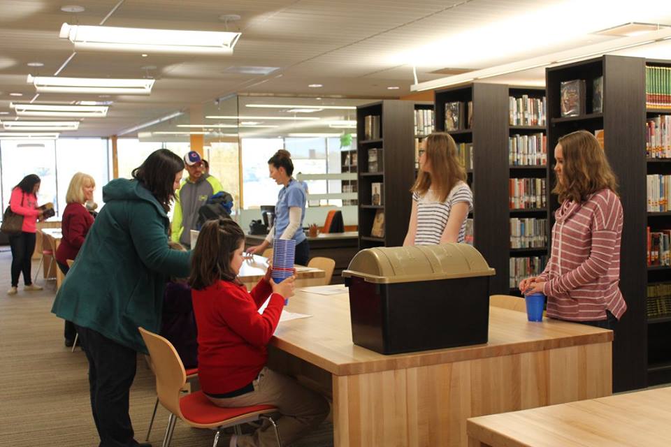 Teens Volunteering at the Effingham Public Library